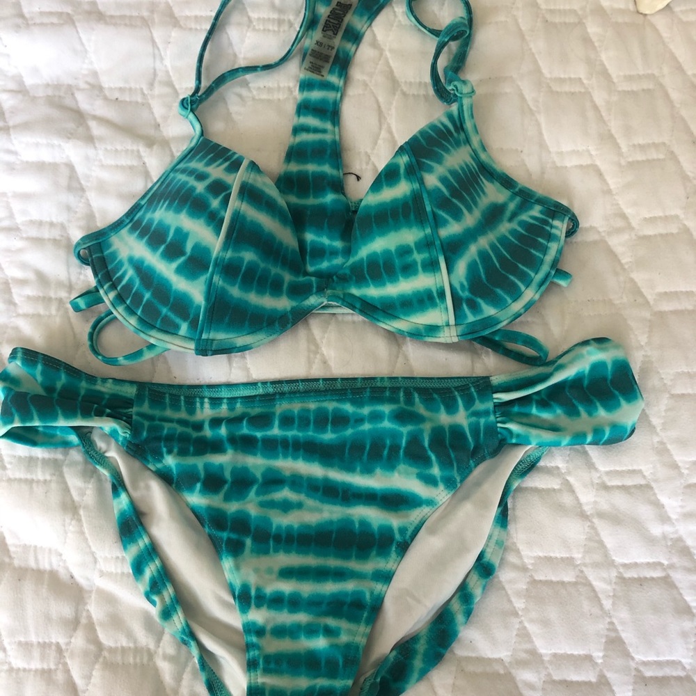 Victoria’s Secret bathing suit set